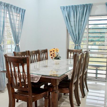 Kundang Villa @ Tasik Biru - 3 Bedrooms Bungalow 라왕 외부 사진
